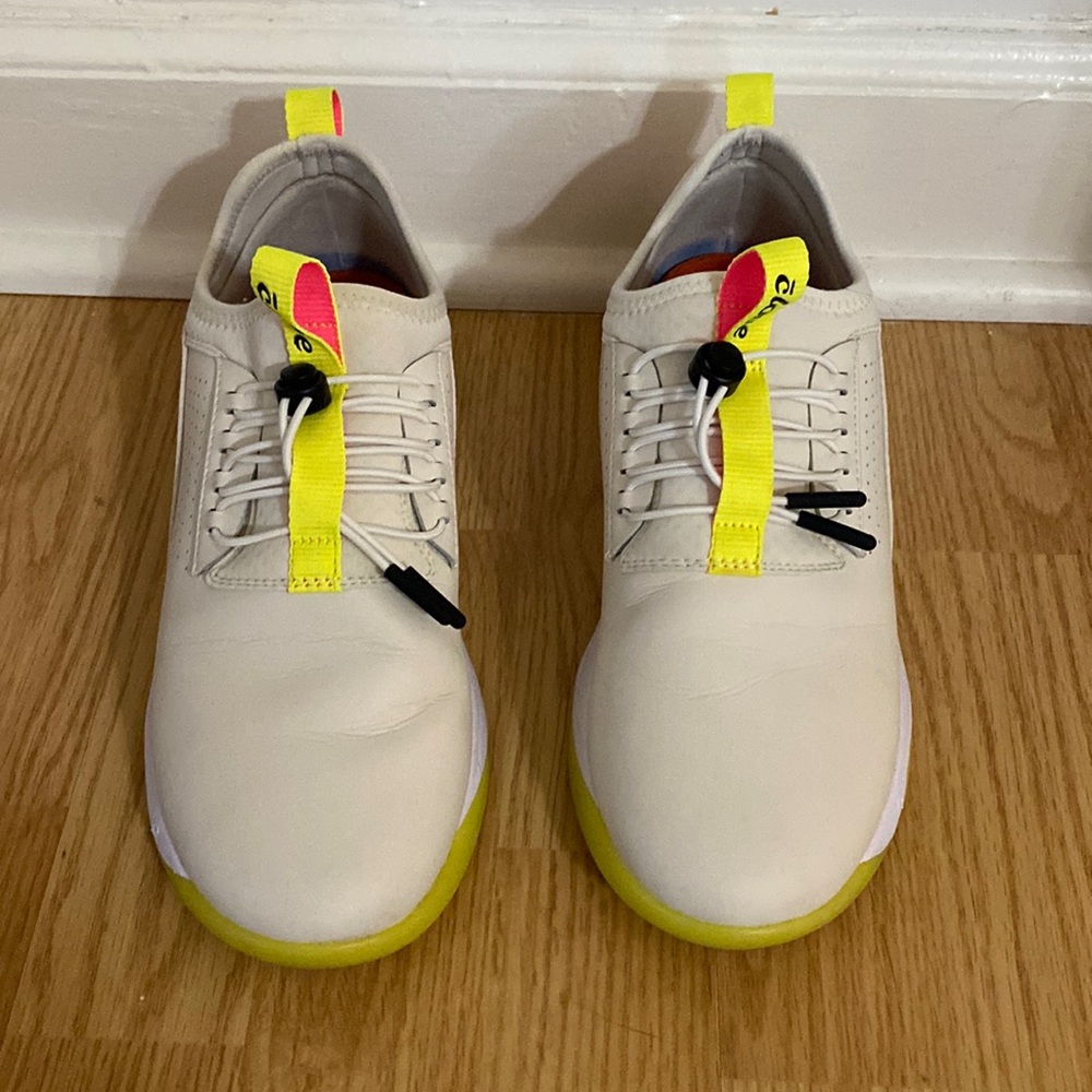 Clove Nursing Shoes
